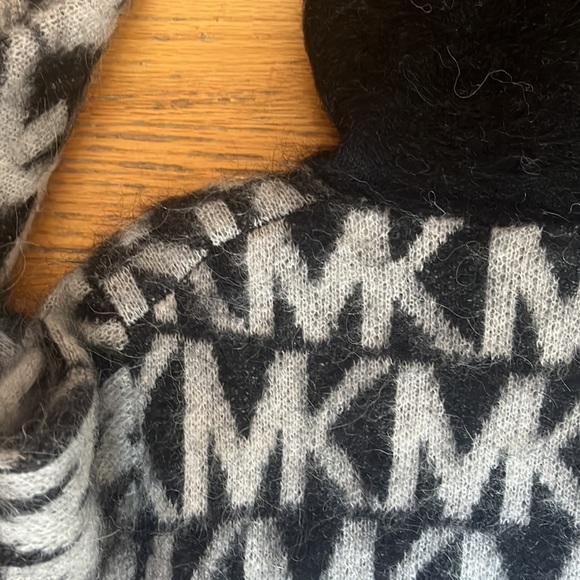 Michael Kors Logo Dress - Picture 13 of 16